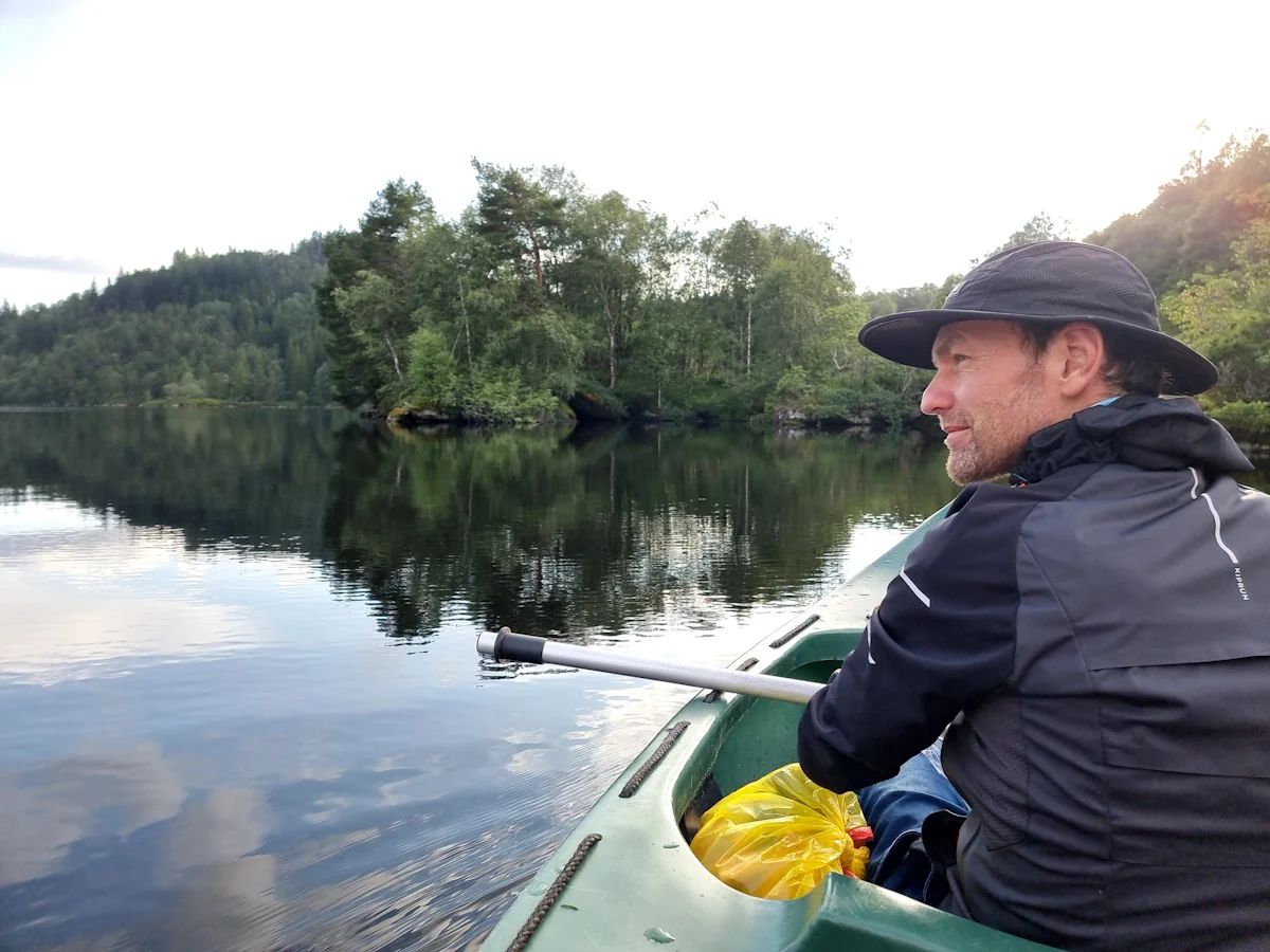 Tegenwoordig aan het roeien buiten