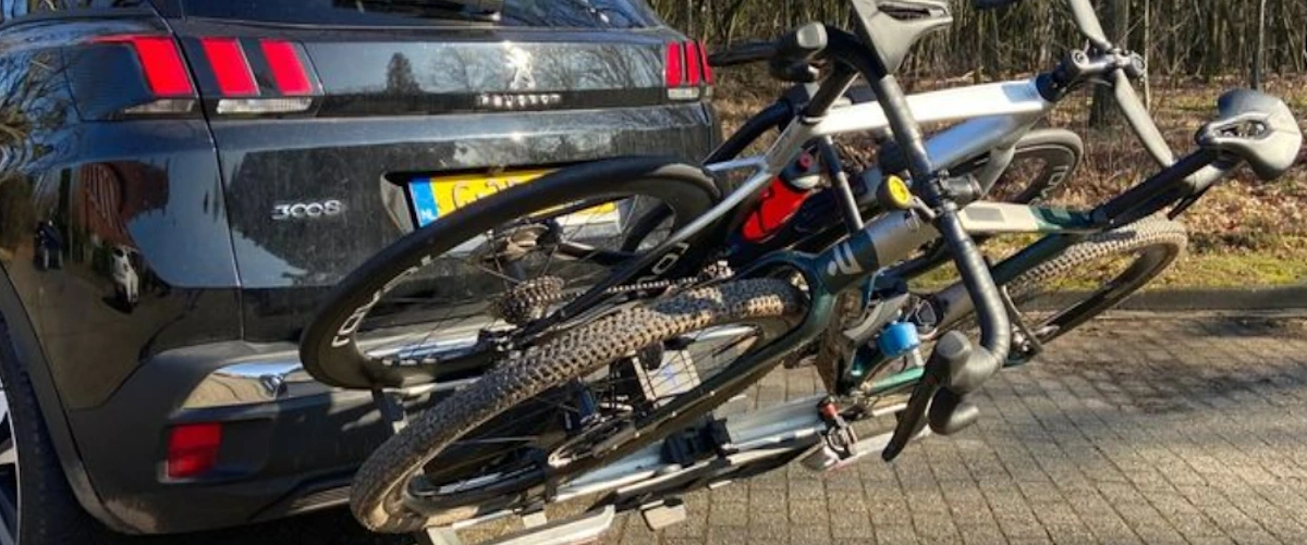 Voor de test de neergeklapte XLC fietsendrager